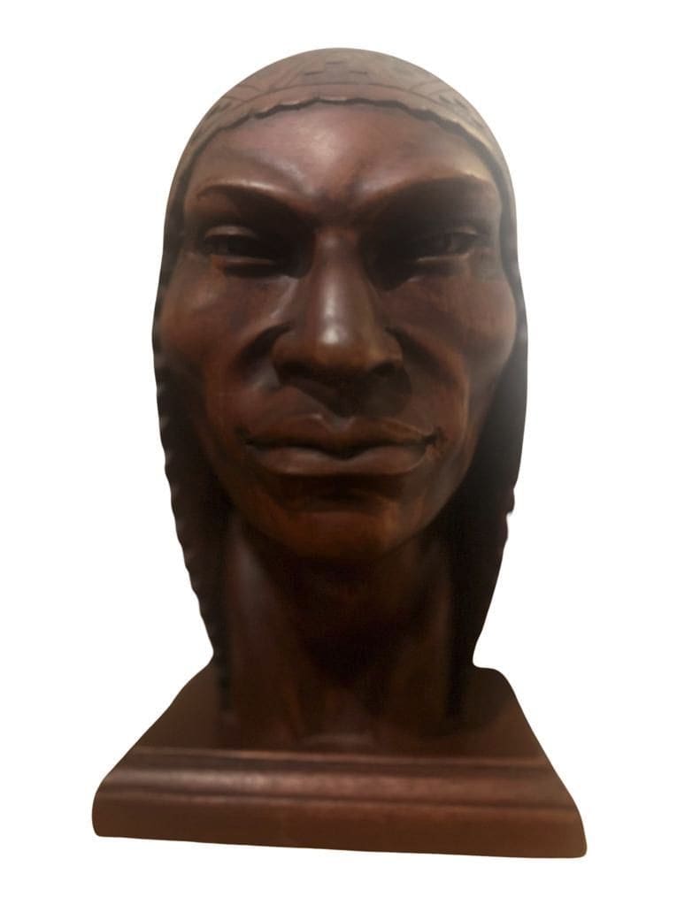 Cabeza tallada